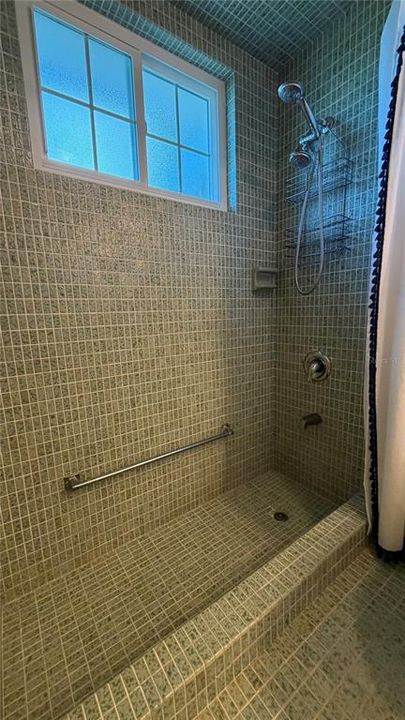 En Venta: $259,900 (2 camas, 2 baños, 1055 Pies cuadrados)