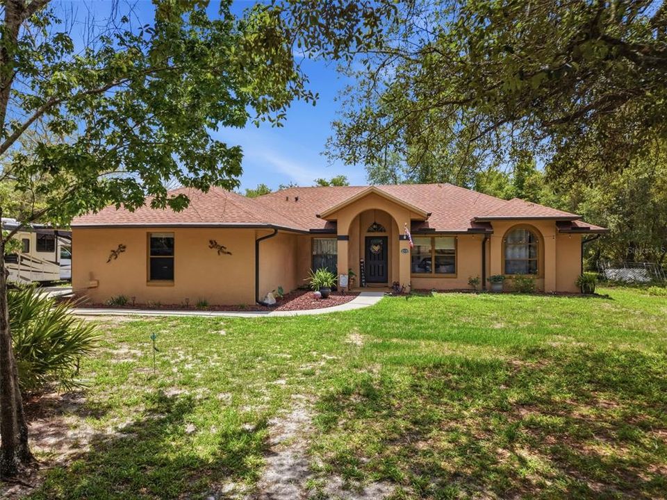 Activo con contrato: $549,900 (3 camas, 2 baños, 1766 Pies cuadrados)