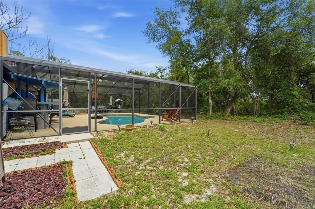 Activo con contrato: $549,900 (3 camas, 2 baños, 1766 Pies cuadrados)