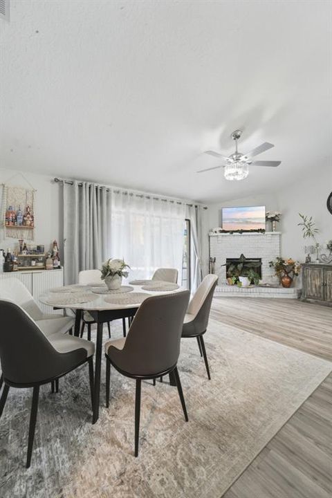 Activo con contrato: $549,900 (3 camas, 2 baños, 1766 Pies cuadrados)