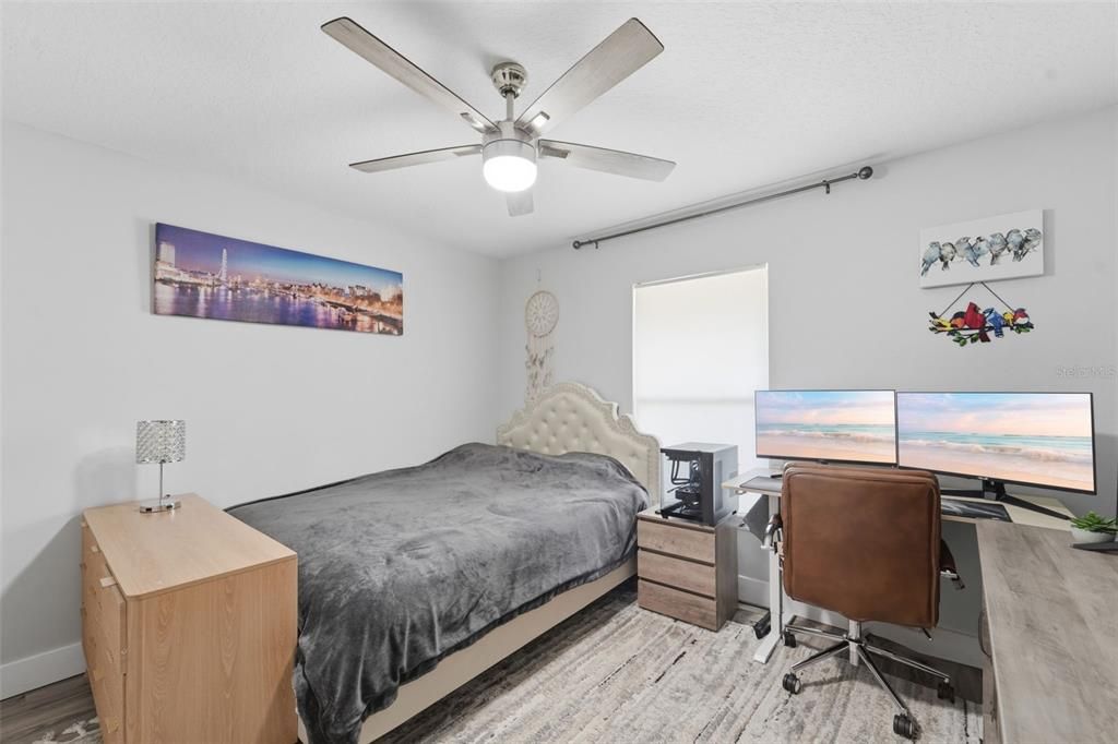 Activo con contrato: $549,900 (3 camas, 2 baños, 1766 Pies cuadrados)