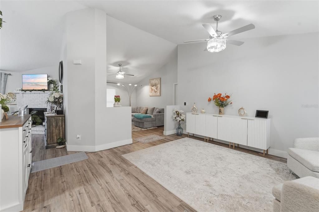 Activo con contrato: $549,900 (3 camas, 2 baños, 1766 Pies cuadrados)