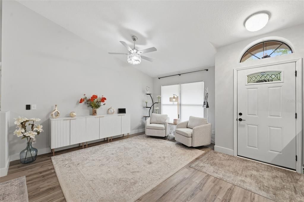 Activo con contrato: $549,900 (3 camas, 2 baños, 1766 Pies cuadrados)