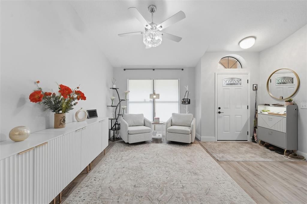 Activo con contrato: $549,900 (3 camas, 2 baños, 1766 Pies cuadrados)