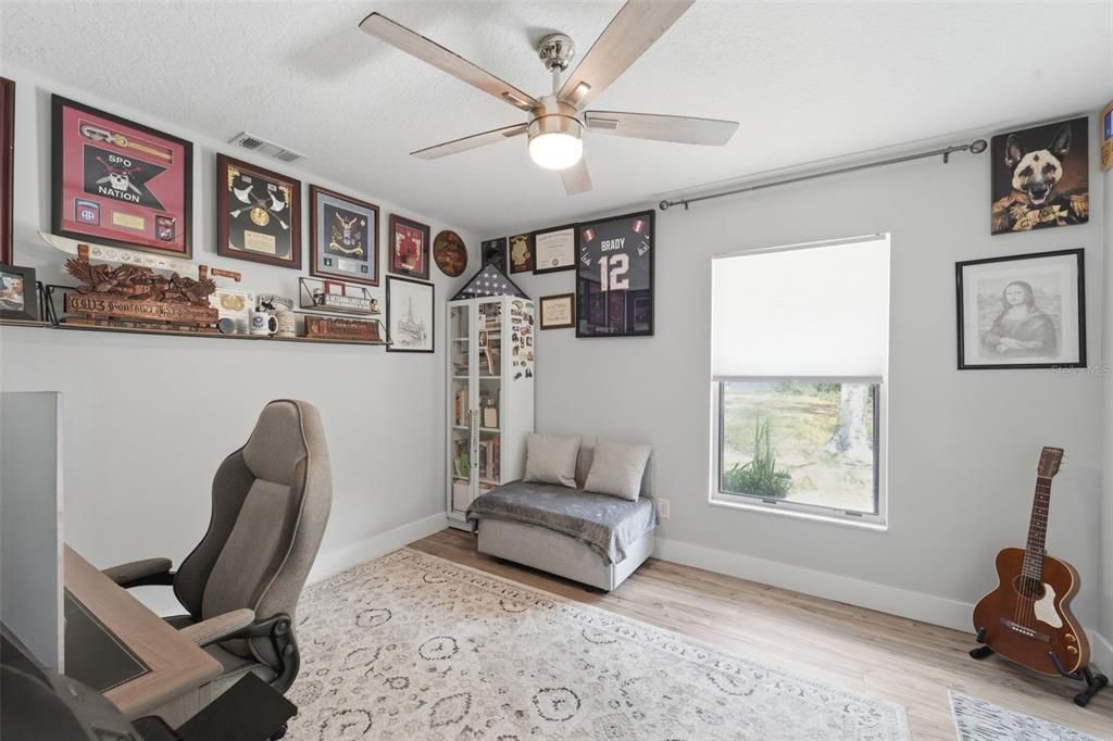 Activo con contrato: $549,900 (3 camas, 2 baños, 1766 Pies cuadrados)