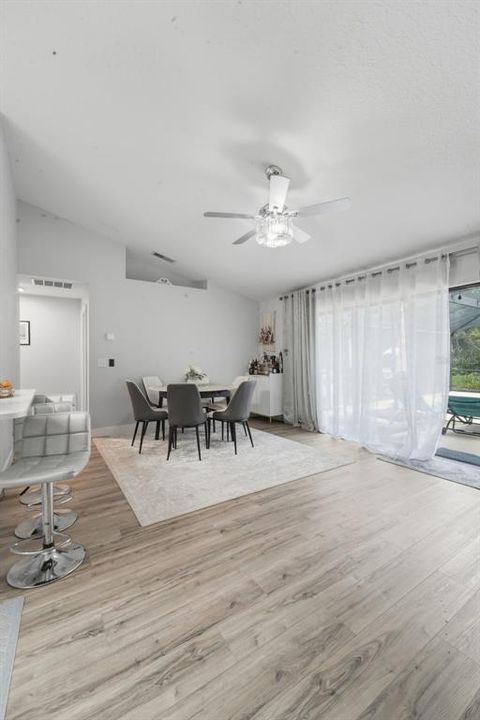 Activo con contrato: $549,900 (3 camas, 2 baños, 1766 Pies cuadrados)