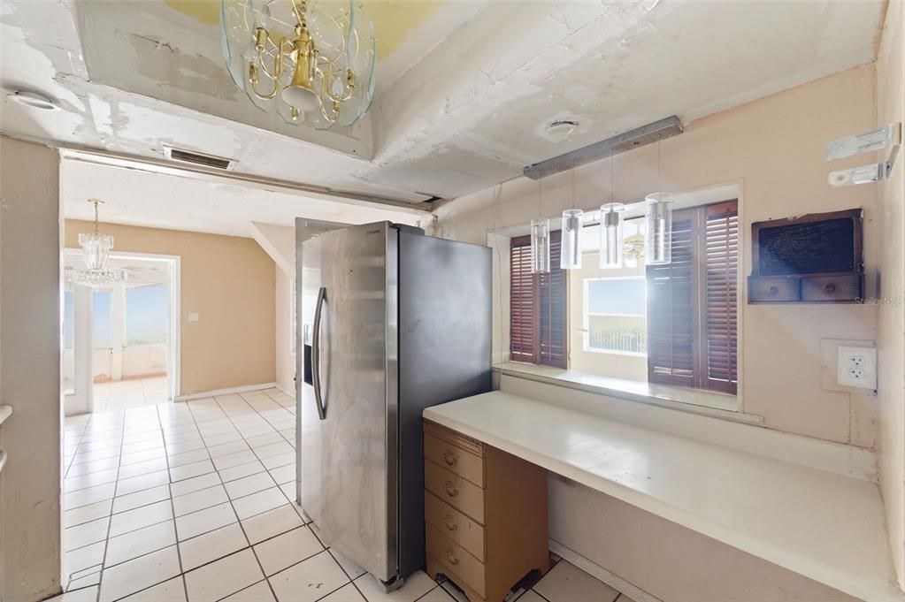 На продажу: $209,900 (4 спален, 2 ванн, 1776 Квадратных фут)