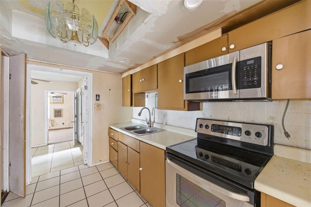 На продажу: $209,900 (4 спален, 2 ванн, 1776 Квадратных фут)