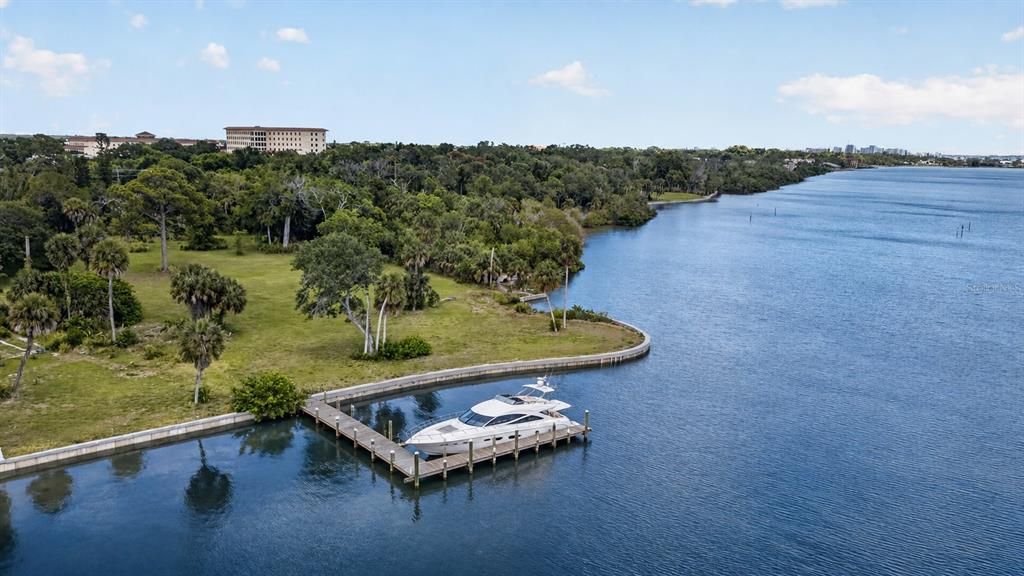 На продажу: $1,879,988 (1.08 acres)