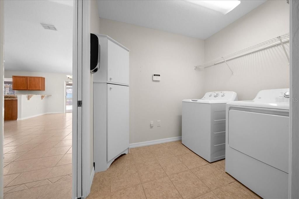 En Venta: $329,900 (4 camas, 2 baños, 1652 Pies cuadrados)