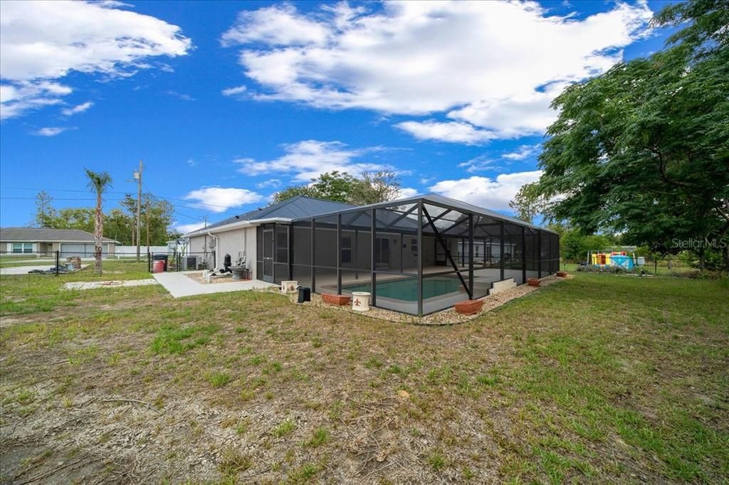 En Venta: $329,900 (4 camas, 2 baños, 1652 Pies cuadrados)