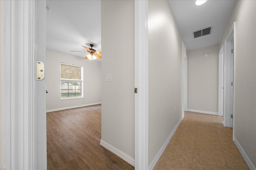 En Venta: $329,900 (4 camas, 2 baños, 1652 Pies cuadrados)