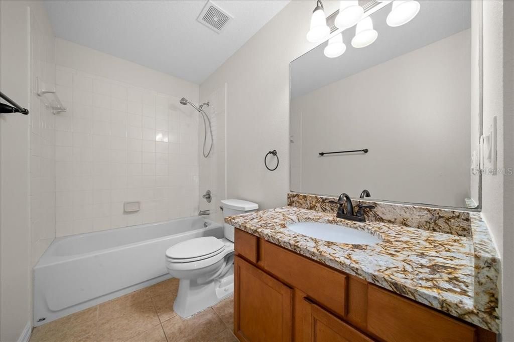 En Venta: $329,900 (4 camas, 2 baños, 1652 Pies cuadrados)