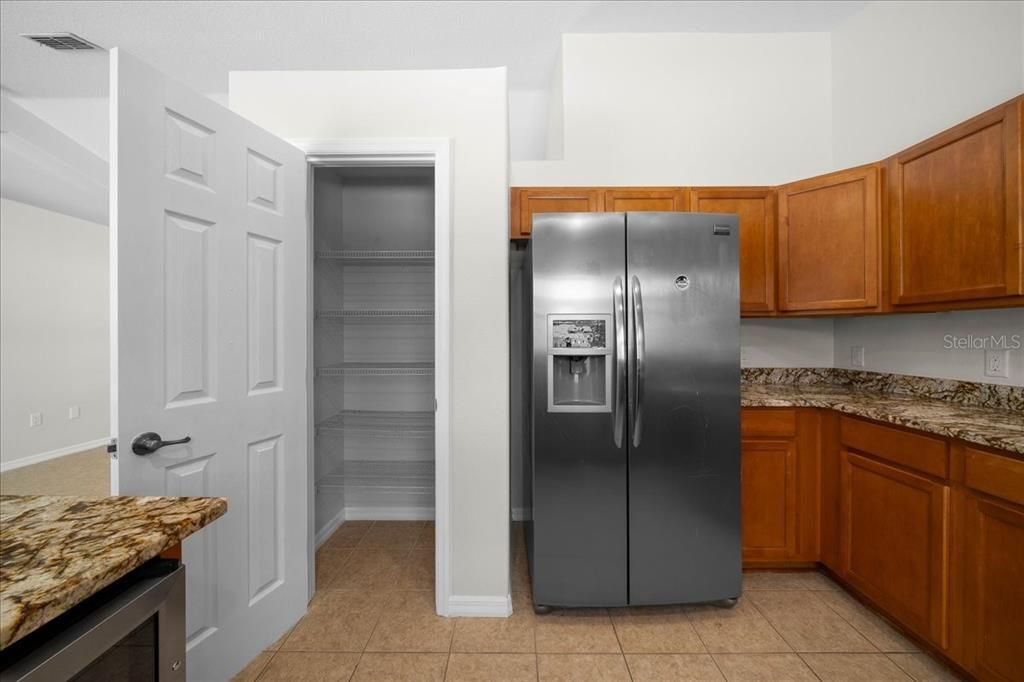 En Venta: $329,900 (4 camas, 2 baños, 1652 Pies cuadrados)