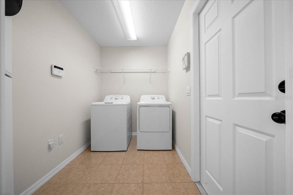 En Venta: $329,900 (4 camas, 2 baños, 1652 Pies cuadrados)