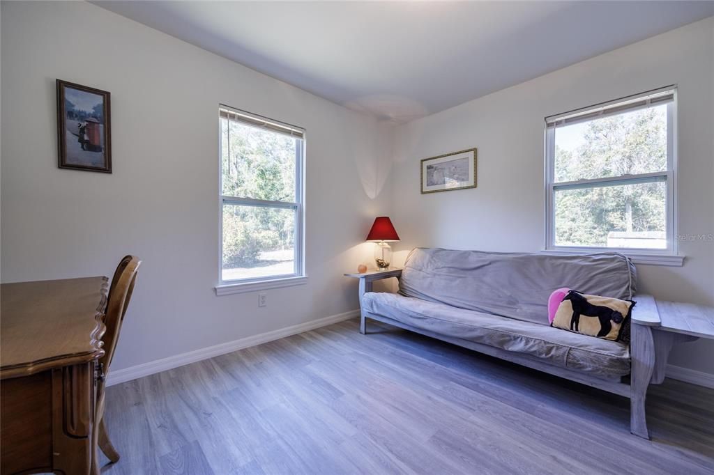 For Sale: $475,000 (3 beds, 2 baths, 1300 Square Feet)