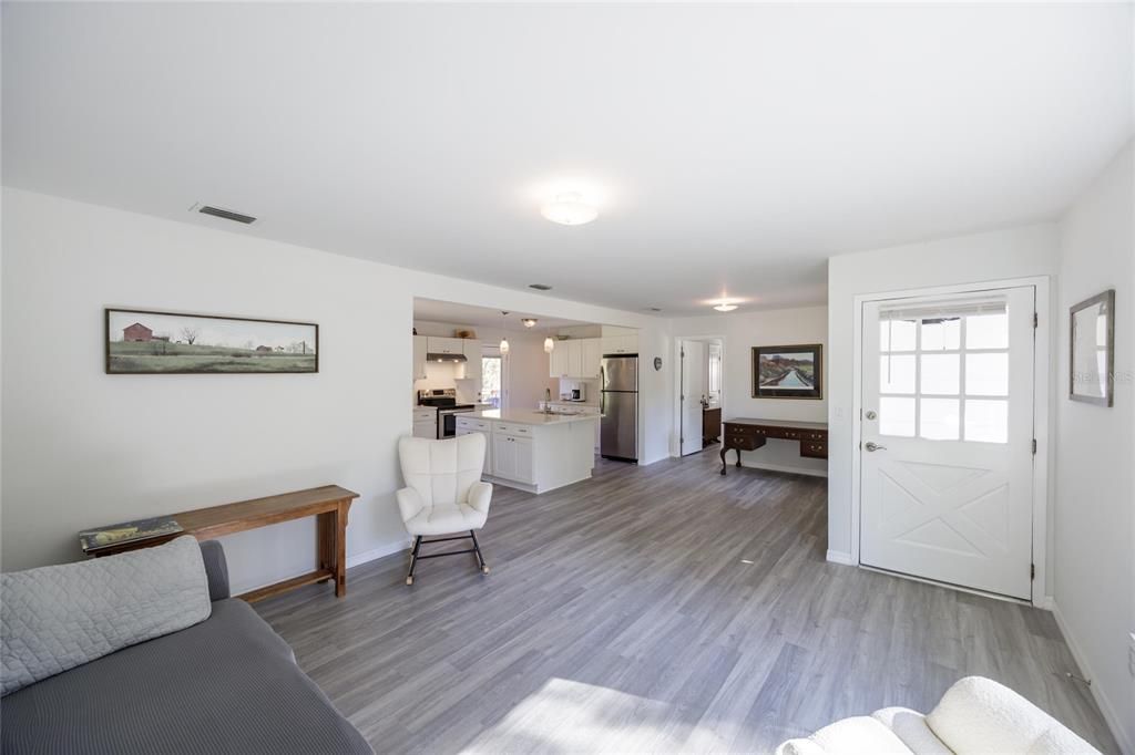 For Sale: $475,000 (3 beds, 2 baths, 1300 Square Feet)