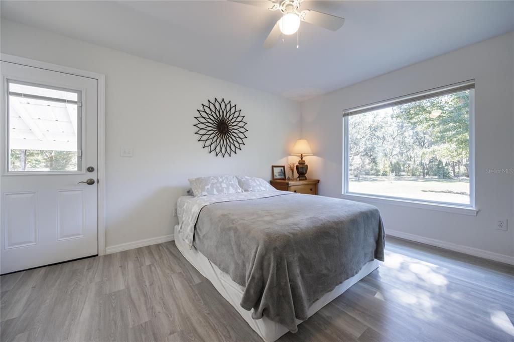For Sale: $475,000 (3 beds, 2 baths, 1300 Square Feet)