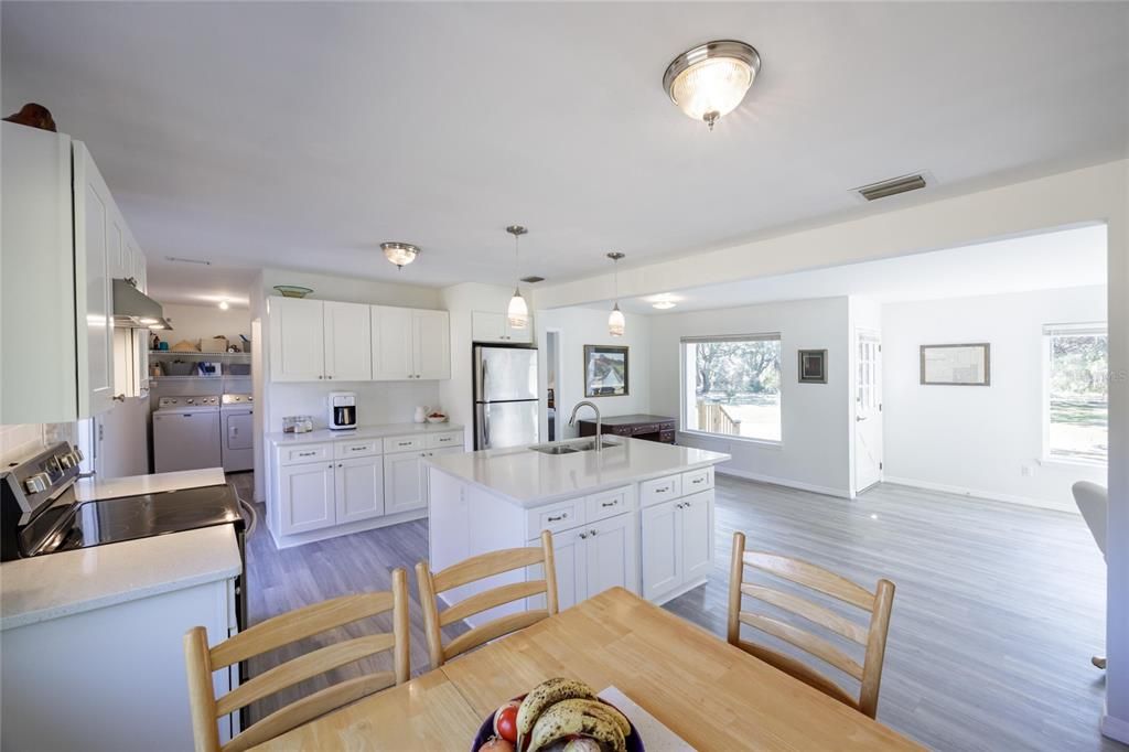 For Sale: $475,000 (3 beds, 2 baths, 1300 Square Feet)