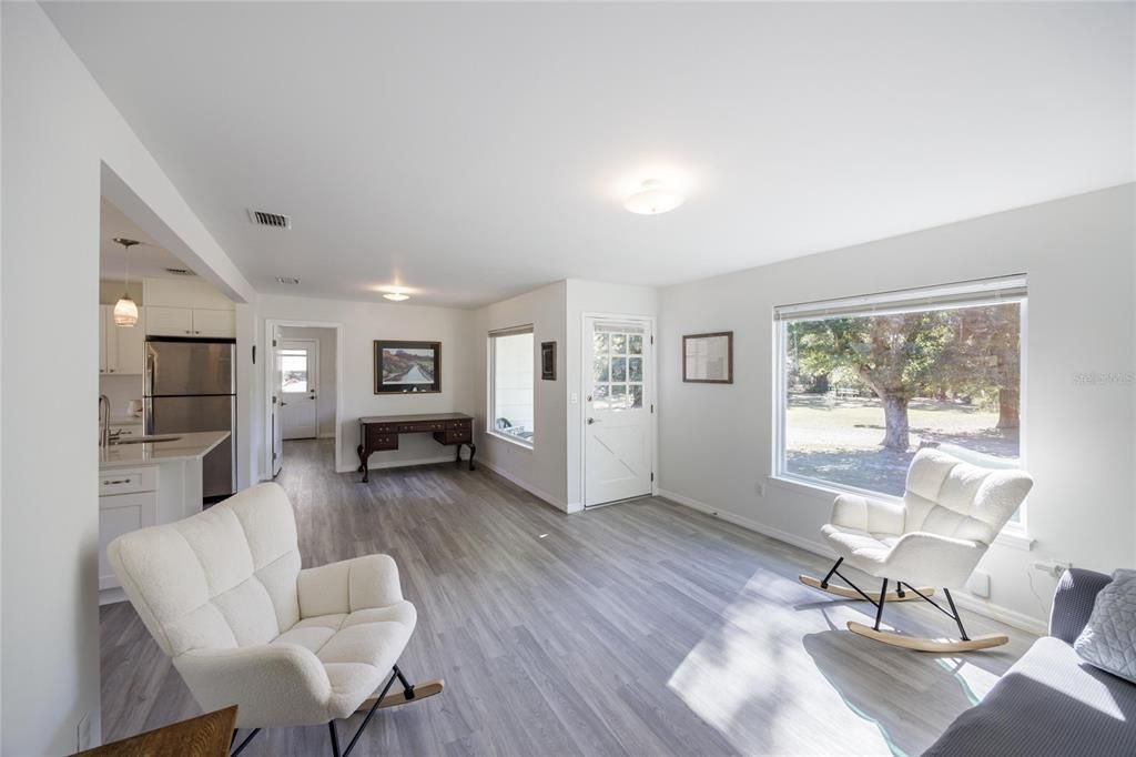 For Sale: $475,000 (3 beds, 2 baths, 1300 Square Feet)