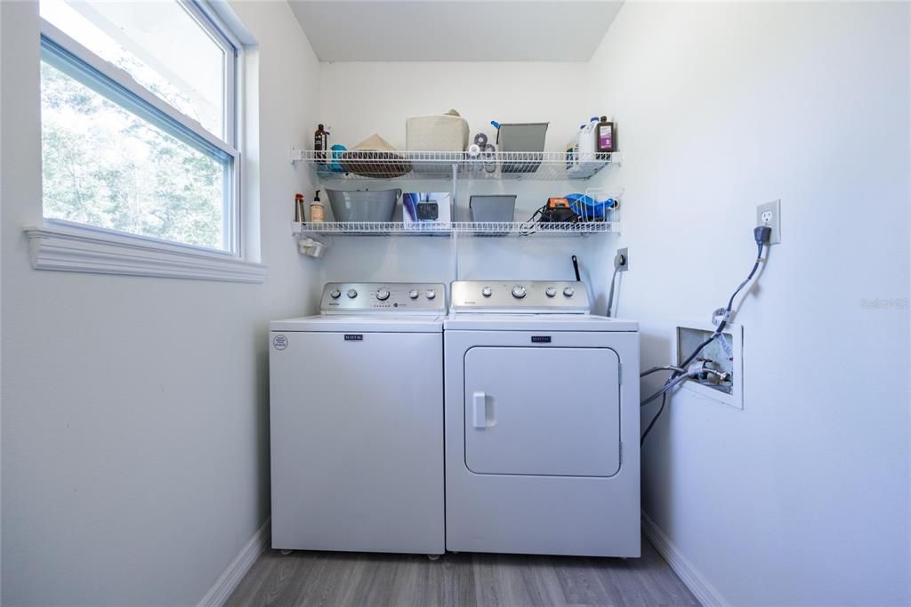 For Sale: $475,000 (3 beds, 2 baths, 1300 Square Feet)