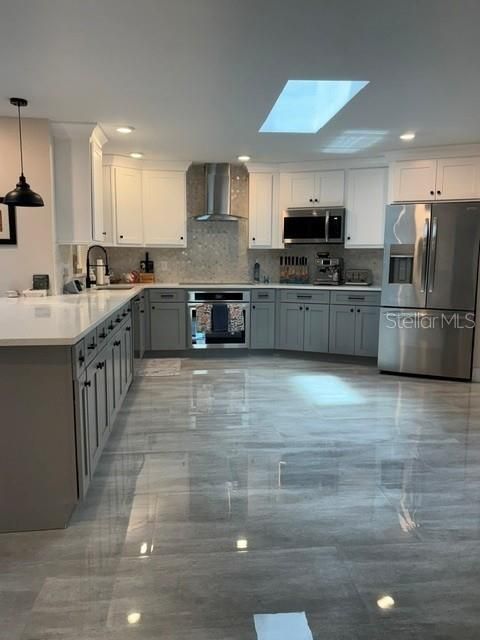En Venta: $699,000 (4 camas, 3 baños, 2359 Pies cuadrados)