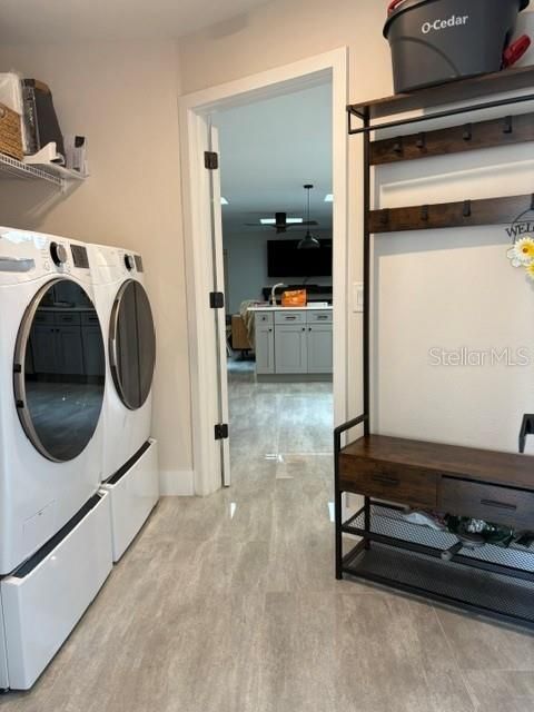 En Venta: $699,000 (4 camas, 3 baños, 2359 Pies cuadrados)