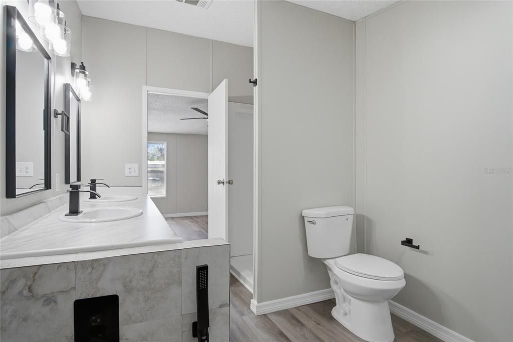 For Sale: $265,000 (3 beds, 2 baths, 1620 Square Feet)
