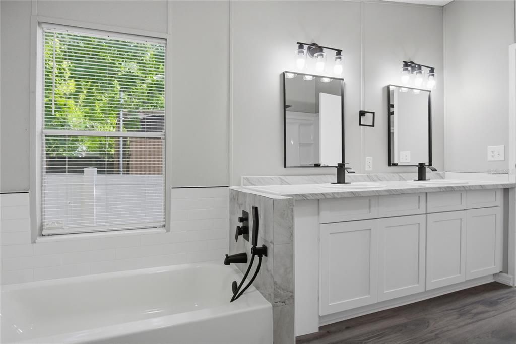 For Sale: $265,000 (3 beds, 2 baths, 1620 Square Feet)