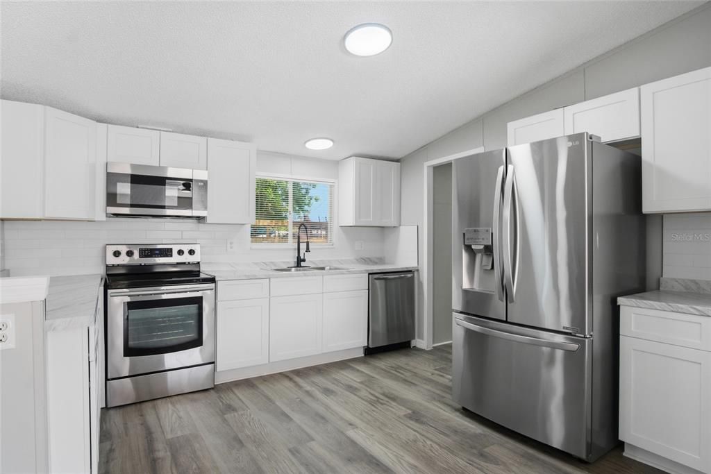 For Sale: $265,000 (3 beds, 2 baths, 1620 Square Feet)