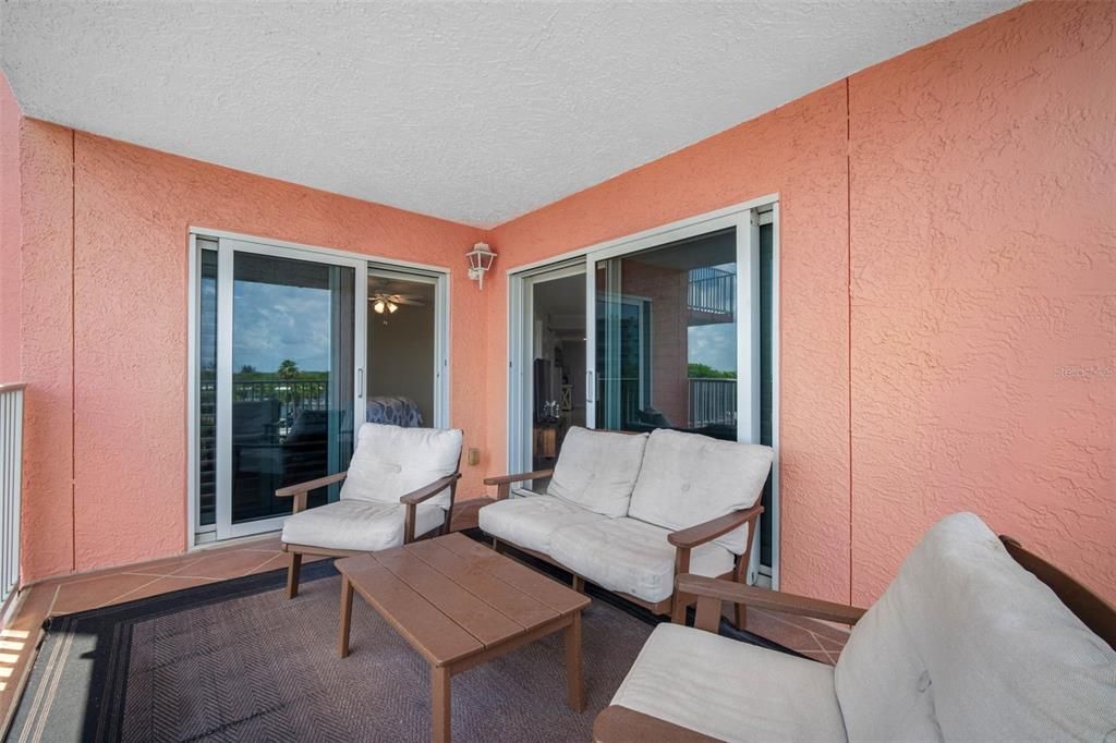 For Sale: $650,000 (2 beds, 2 baths, 1400 Square Feet)