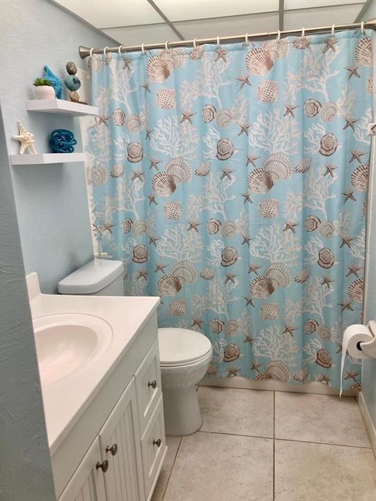 For Rent: $2,000 (2 beds, 1 baths, 951 Square Feet)