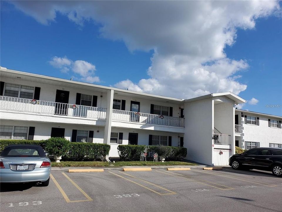 For Rent: $2,000 (2 beds, 1 baths, 951 Square Feet)