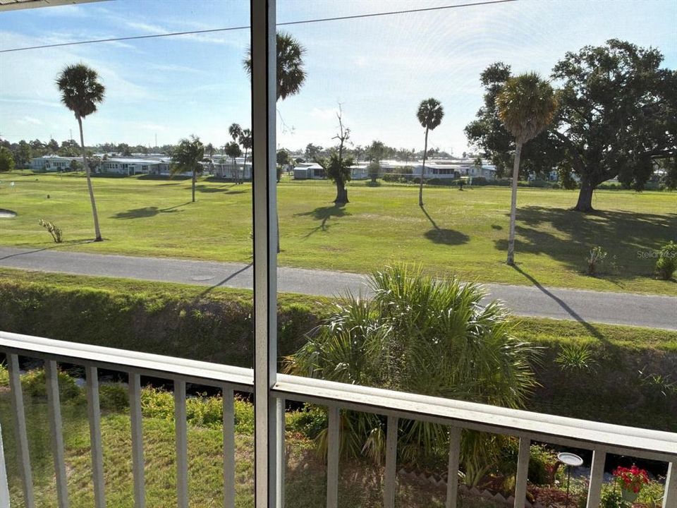 For Rent: $2,000 (2 beds, 1 baths, 951 Square Feet)
