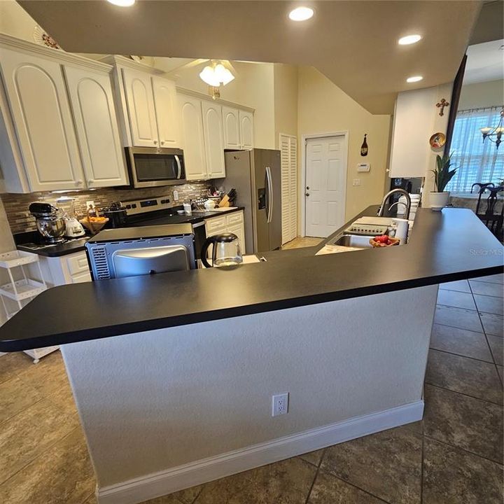 For Sale: $395,000 (3 beds, 2 baths, 2120 Square Feet)