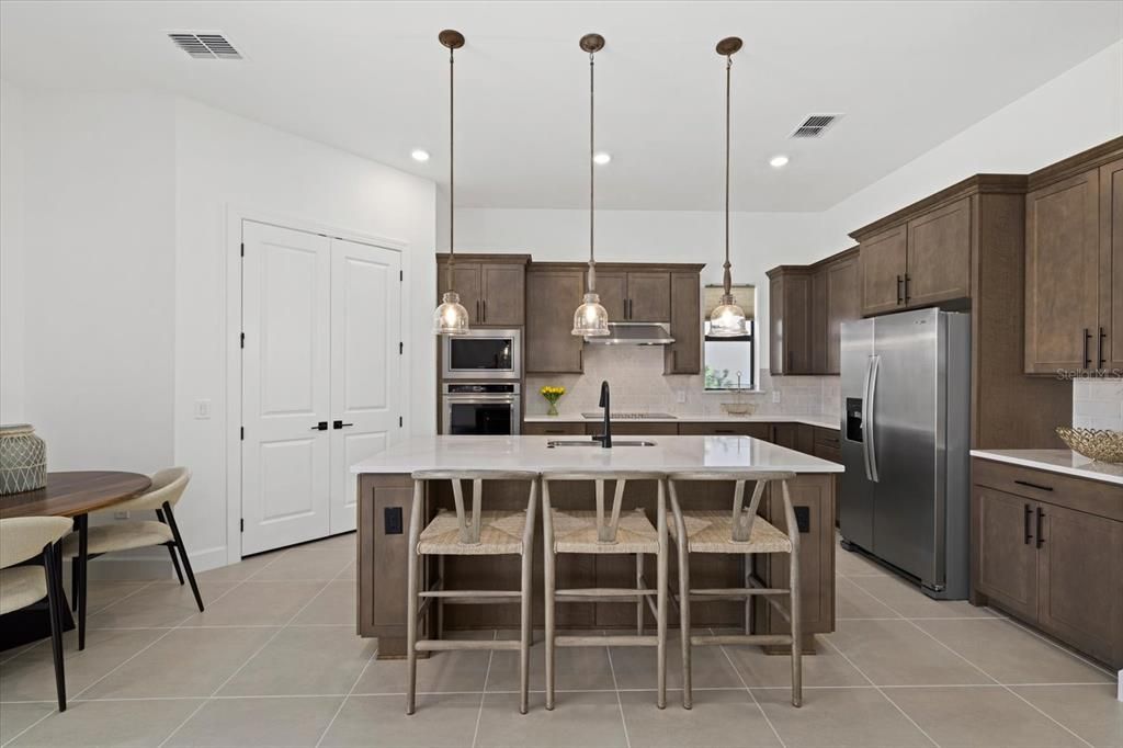 For Sale: $775,000 (4 beds, 2 baths, 2684 Square Feet)