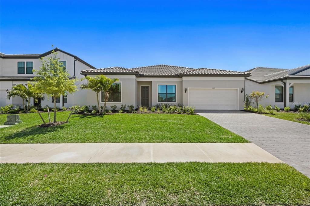 For Sale: $775,000 (4 beds, 2 baths, 2684 Square Feet)