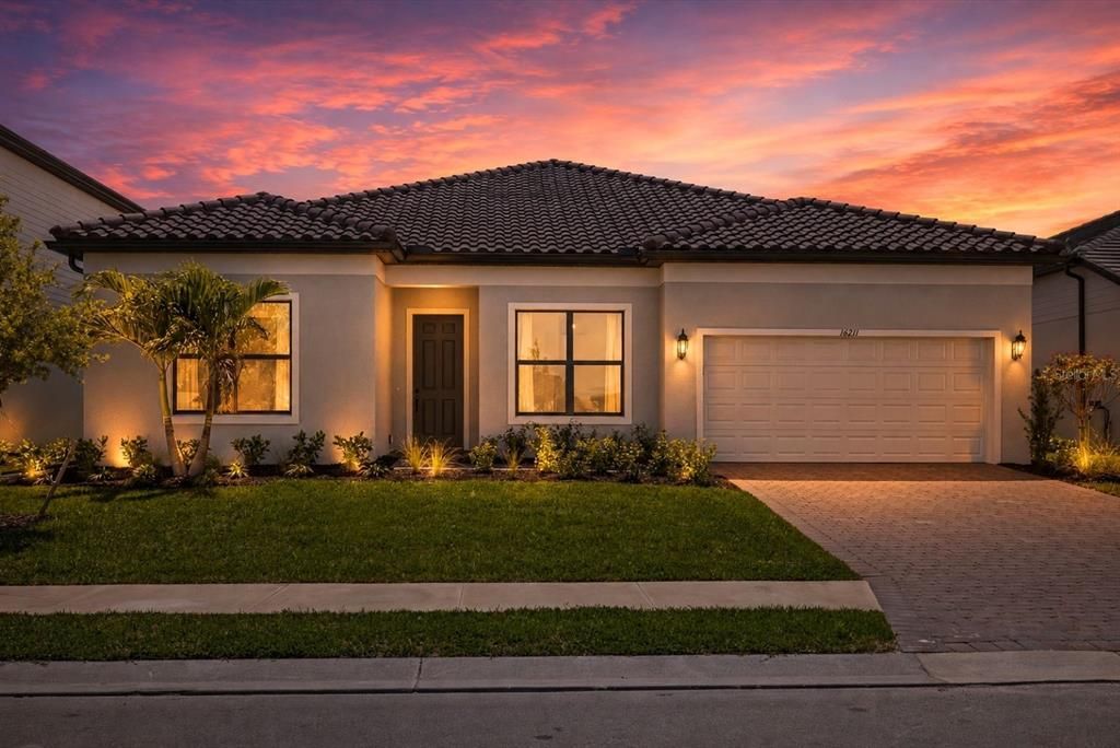 For Sale: $775,000 (4 beds, 2 baths, 2684 Square Feet)