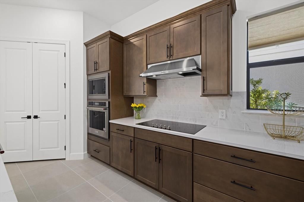 For Sale: $775,000 (4 beds, 2 baths, 2684 Square Feet)