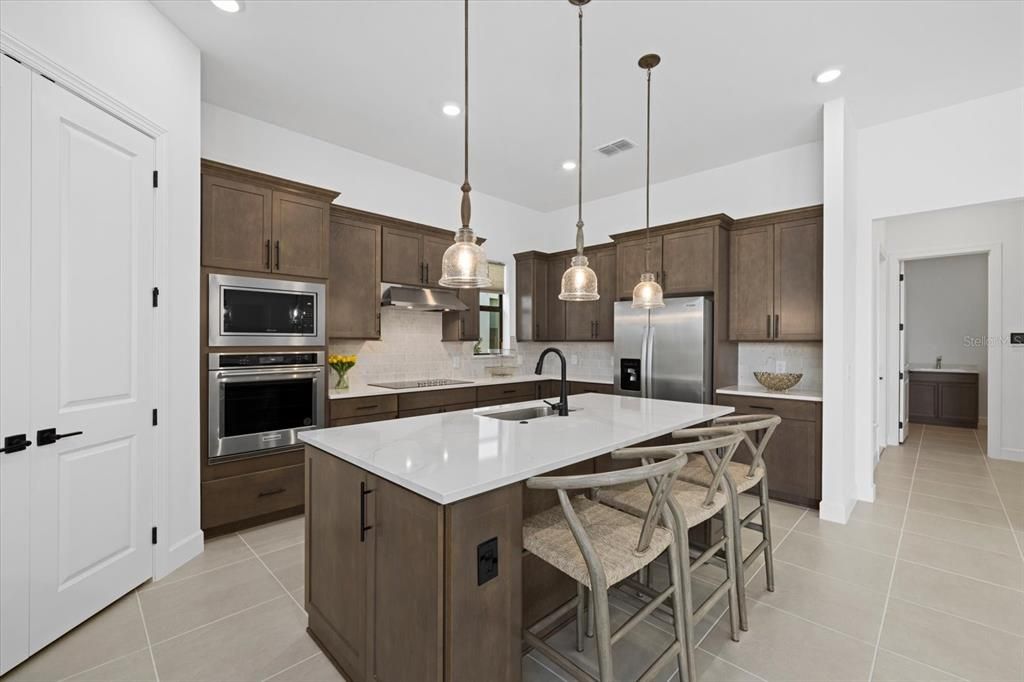 For Sale: $775,000 (4 beds, 2 baths, 2684 Square Feet)