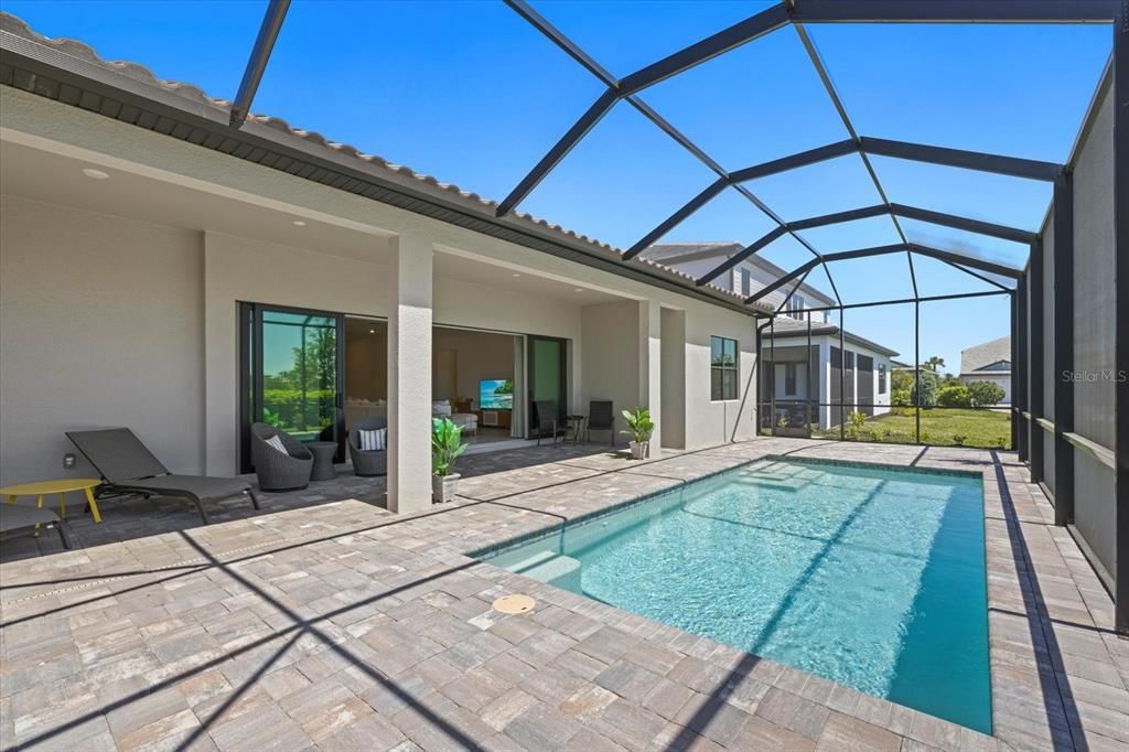 For Sale: $775,000 (4 beds, 2 baths, 2684 Square Feet)