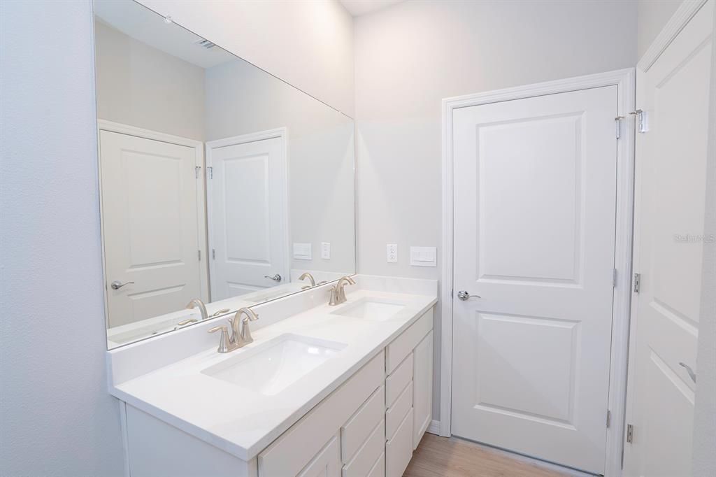For Rent: $2,300 (3 beds, 2 baths, 1565 Square Feet)