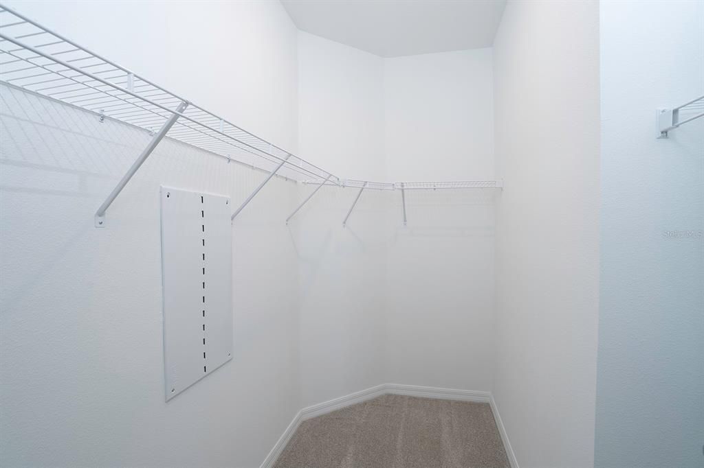 For Rent: $2,300 (3 beds, 2 baths, 1565 Square Feet)