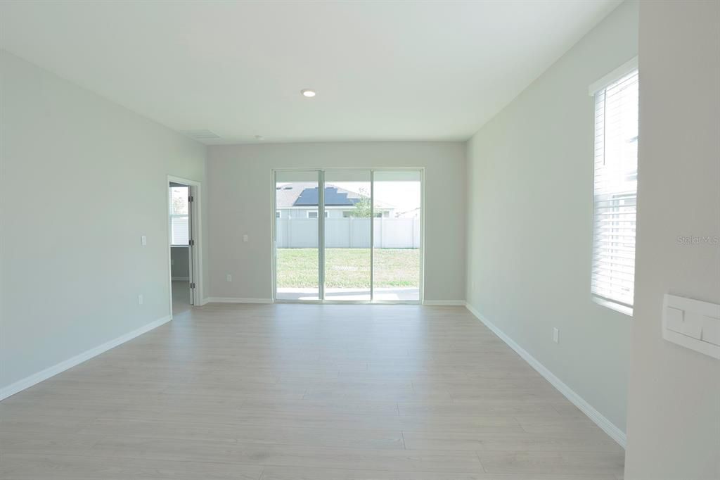 For Rent: $2,300 (3 beds, 2 baths, 1565 Square Feet)