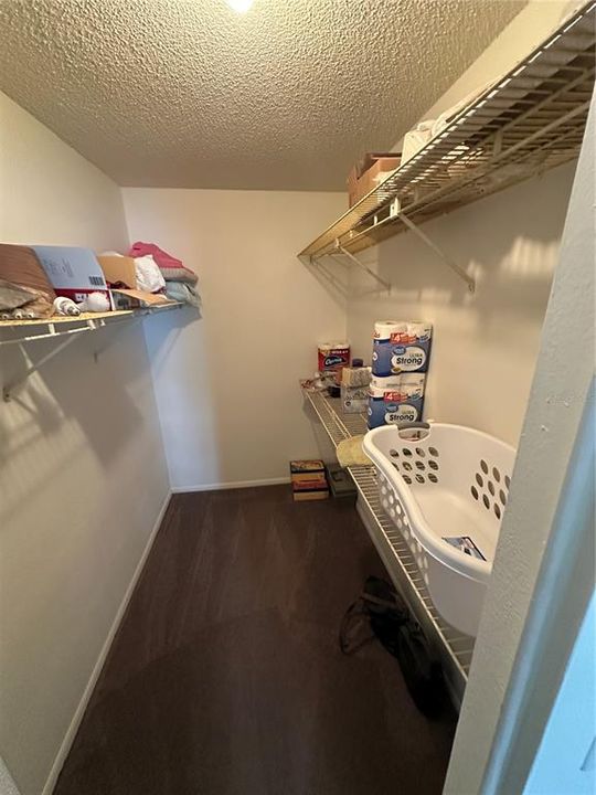 For Rent: $1,400 (2 beds, 2 baths, 912 Square Feet)