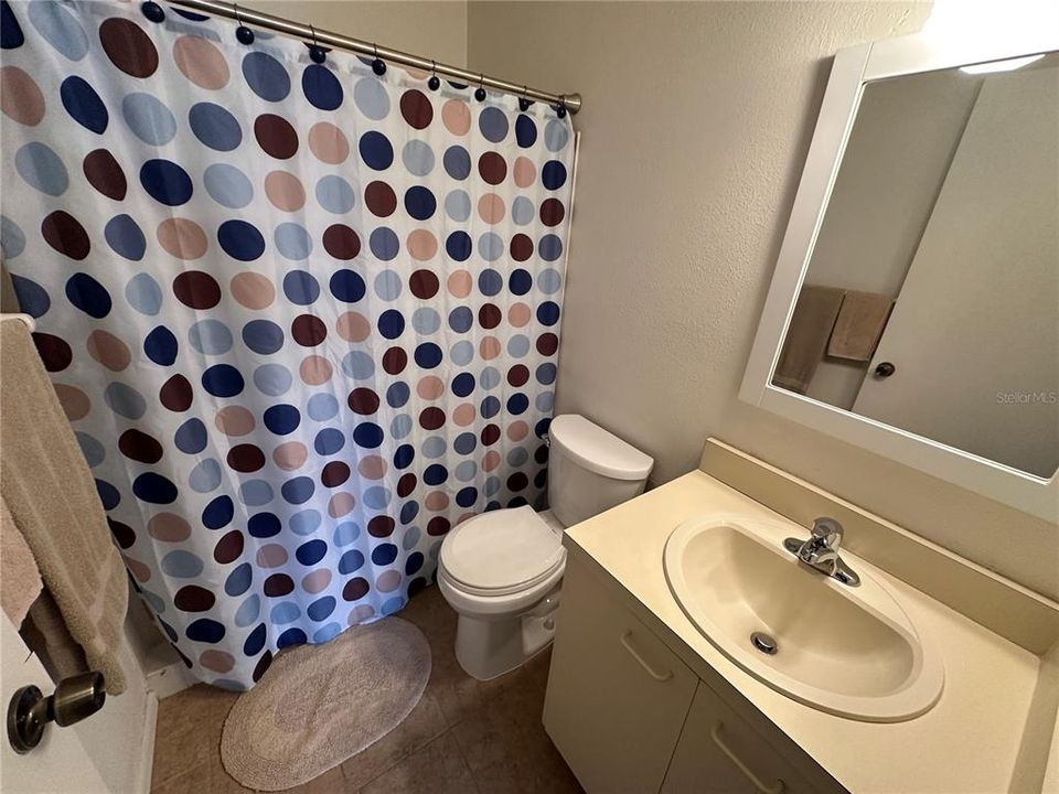 For Rent: $1,400 (2 beds, 2 baths, 912 Square Feet)