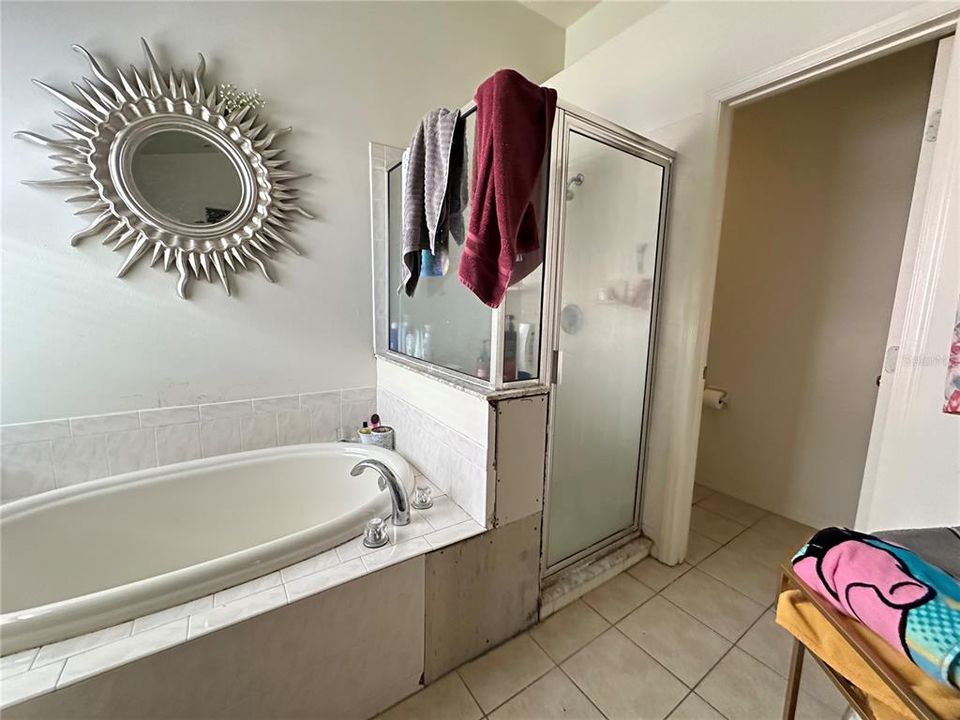 En Venta: $415,000 (4 camas, 2 baños, 2391 Pies cuadrados)