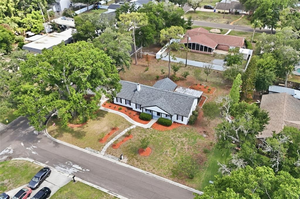 Activo con contrato: $369,000 (4 camas, 2 baños, 1878 Pies cuadrados)