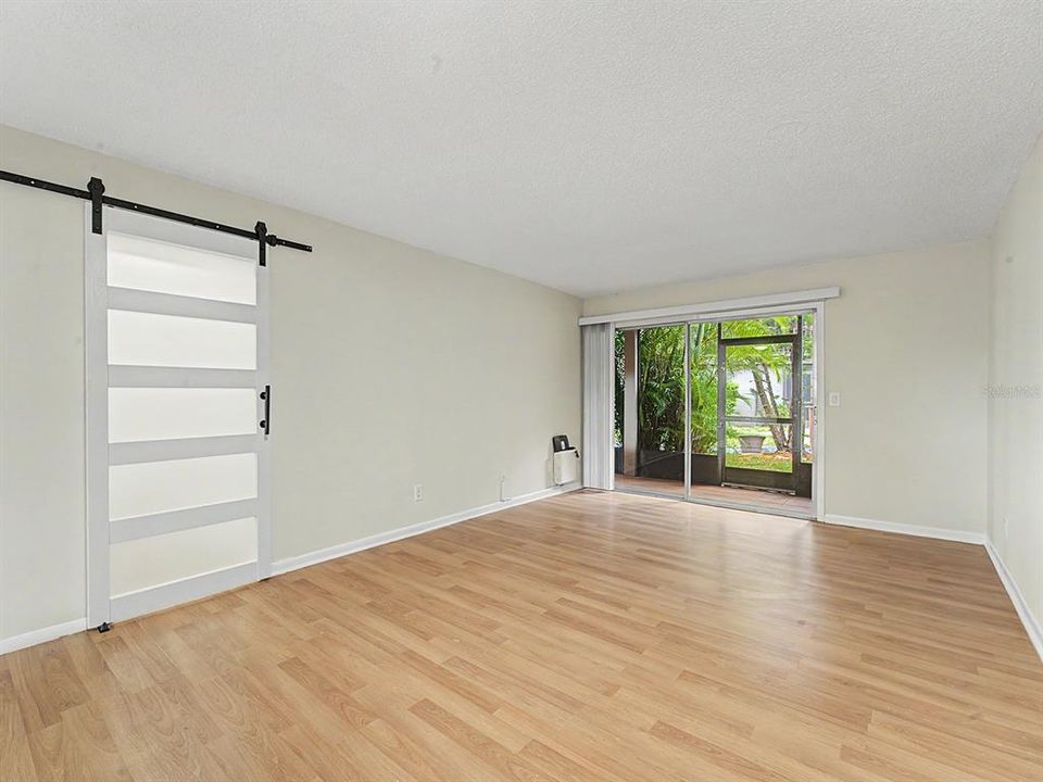 For Rent: $1,500 (1 beds, 1 baths, 744 Square Feet)