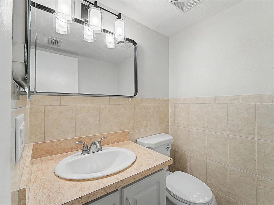 For Rent: $1,500 (1 beds, 1 baths, 744 Square Feet)